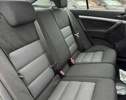 Красный Шкода Октавия, объемом двигателя 1.6 л и пробегом 332 тыс. км за 5000 $, фото 5 на Automoto.ua