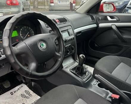 Красный Шкода Октавия, объемом двигателя 1.6 л и пробегом 332 тыс. км за 5000 $, фото 8 на Automoto.ua