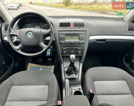 Червоний Шкода Октавія, об'ємом двигуна 1.6 л та пробігом 211 тис. км за 7999 $, фото 62 на Automoto.ua