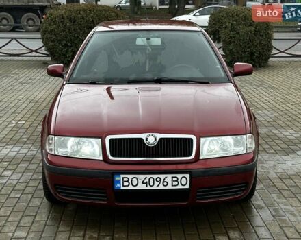 Красный Шкода Октавия, объемом двигателя 1.6 л и пробегом 225 тыс. км за 4750 $, фото 1 на Automoto.ua