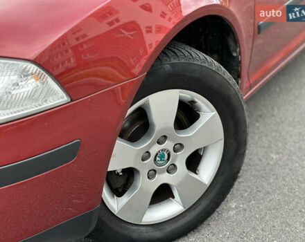 Червоний Шкода Октавія, об'ємом двигуна 1.6 л та пробігом 211 тис. км за 7999 $, фото 4 на Automoto.ua