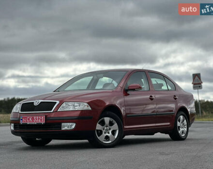 Червоний Шкода Октавія, об'ємом двигуна 1.6 л та пробігом 211 тис. км за 7999 $, фото 1 на Automoto.ua