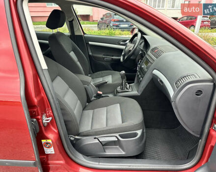 Червоний Шкода Октавія, об'ємом двигуна 1.6 л та пробігом 211 тис. км за 7999 $, фото 69 на Automoto.ua