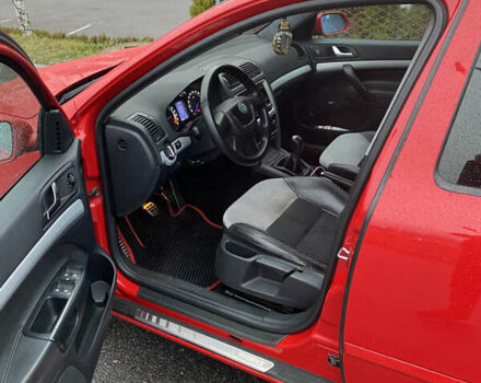 Красный Шкода Октавия, объемом двигателя 1.98 л и пробегом 250 тыс. км за 7800 $, фото 7 на Automoto.ua