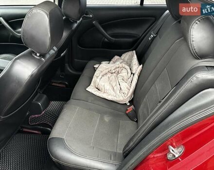 Красный Шкода Октавия, объемом двигателя 1.6 л и пробегом 225 тыс. км за 4750 $, фото 13 на Automoto.ua