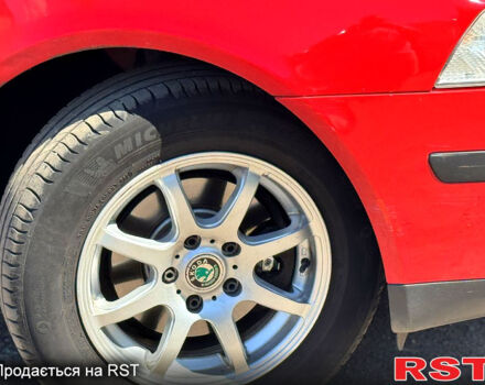 Красный Шкода Октавия, объемом двигателя 1.6 л и пробегом 280 тыс. км за 5800 $, фото 4 на Automoto.ua