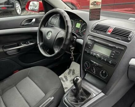 Красный Шкода Октавия, объемом двигателя 1.6 л и пробегом 332 тыс. км за 5000 $, фото 7 на Automoto.ua