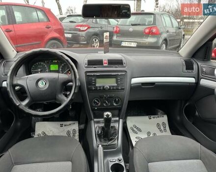 Красный Шкода Октавия, объемом двигателя 1.6 л и пробегом 332 тыс. км за 5000 $, фото 6 на Automoto.ua