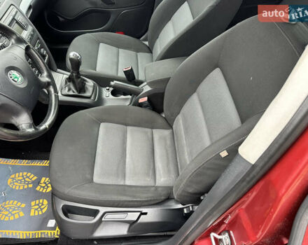 Червоний Шкода Октавія, об'ємом двигуна 1.6 л та пробігом 211 тис. км за 7999 $, фото 43 на Automoto.ua