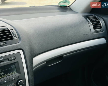 Красный Шкода Октавия, объемом двигателя 1.4 л и пробегом 168 тыс. км за 8400 $, фото 43 на Automoto.ua