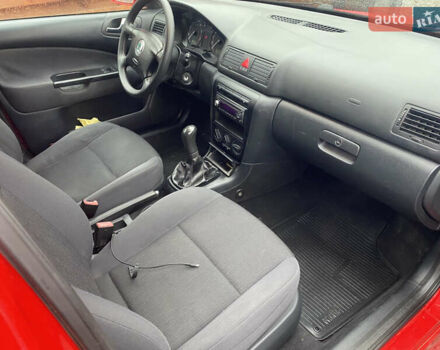 Красный Шкода Октавия, объемом двигателя 1.6 л и пробегом 168 тыс. км за 6200 $, фото 6 на Automoto.ua