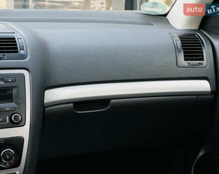 Красный Шкода Октавия, объемом двигателя 1.4 л и пробегом 168 тыс. км за 8400 $, фото 30 на Automoto.ua