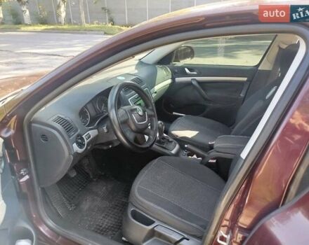 Червоний Шкода Октавія, об'ємом двигуна 1.8 л та пробігом 374 тис. км за 6800 $, фото 5 на Automoto.ua