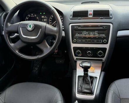 Шкода Октавия 2010 в Киеве на Automoto.ua Красный Шкода Октавия, объемом двигателя 1.8 л и пробегом 143 тыс. км за 7750 $, фото 47 на Automoto.ua