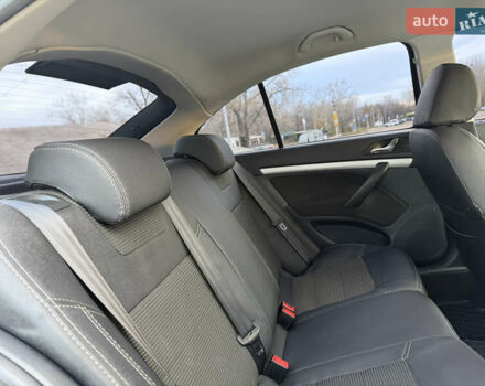 Шкода Октавия 2010 в Киеве на Automoto.ua Красный Шкода Октавия, объемом двигателя 1.8 л и пробегом 143 тыс. км за 7750 $, фото 26 на Automoto.ua