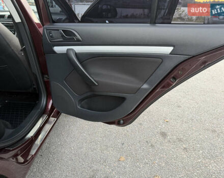 Шкода Октавия 2010 в Киеве на Automoto.ua Красный Шкода Октавия, объемом двигателя 1.8 л и пробегом 143 тыс. км за 7750 $, фото 27 на Automoto.ua