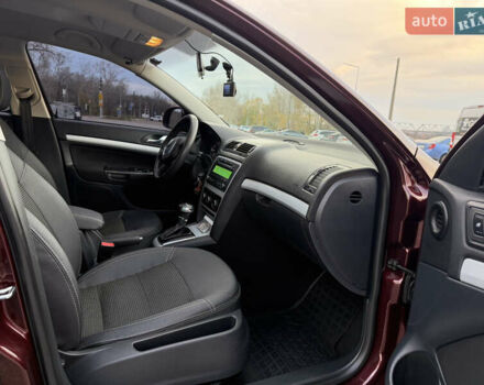 Шкода Октавия 2010 в Киеве на Automoto.ua Красный Шкода Октавия, объемом двигателя 1.8 л и пробегом 143 тыс. км за 7750 $, фото 24 на Automoto.ua