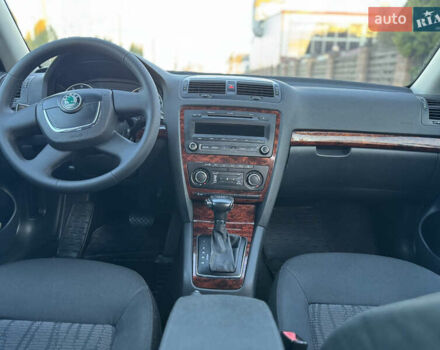 Красный Шкода Октавия, объемом двигателя 1.78 л и пробегом 219 тыс. км за 7550 $, фото 14 на Automoto.ua