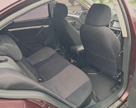 Красный Шкода Октавия, объемом двигателя 1.6 л и пробегом 242 тыс. км за 7300 $, фото 19 на Automoto.ua