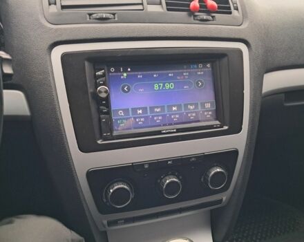 Красный Шкода Октавия, объемом двигателя 1.6 л и пробегом 242 тыс. км за 7300 $, фото 13 на Automoto.ua