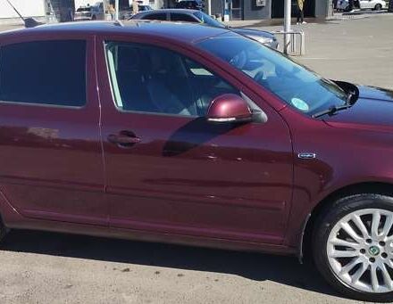 Красный Шкода Октавия, объемом двигателя 1.97 л и пробегом 273 тыс. км за 9500 $, фото 1 на Automoto.ua