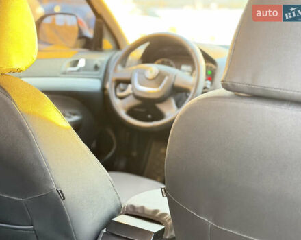 Шкода Октавия 2010 в Киеве на Automoto.ua Красный Шкода Октавия, объемом двигателя 1.8 л и пробегом 143 тыс. км за 7750 $, фото 58 на Automoto.ua