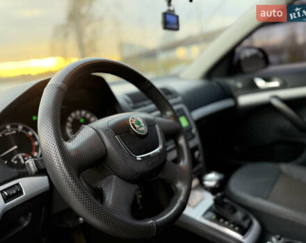 Шкода Октавия 2010 в Киеве на Automoto.ua Красный Шкода Октавия, объемом двигателя 1.8 л и пробегом 143 тыс. км за 7750 $, фото 41 на Automoto.ua