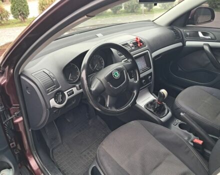 Красный Шкода Октавия, объемом двигателя 1.6 л и пробегом 242 тыс. км за 7300 $, фото 11 на Automoto.ua