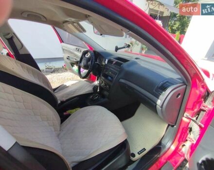 Красный Шкода Октавия, объемом двигателя 1.4 л и пробегом 251 тыс. км за 6500 $, фото 8 на Automoto.ua