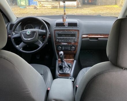 Красный Шкода Октавия, объемом двигателя 1.8 л и пробегом 248 тыс. км за 8200 $, фото 5 на Automoto.ua