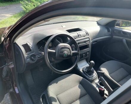 Червоний Шкода Октавія, об'ємом двигуна 1.2 л та пробігом 350 тис. км за 5000 $, фото 7 на Automoto.ua