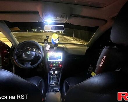 Червоний Шкода Октавія, об'ємом двигуна 1.8 л та пробігом 256 тис. км за 9500 $, фото 6 на Automoto.ua