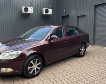 Красный Шкода Октавия, объемом двигателя 1.6 л и пробегом 226 тыс. км за 8100 $, фото 2 на Automoto.ua