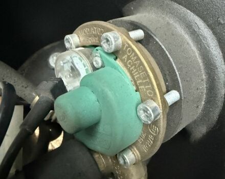 Красный Шкода Октавия, объемом двигателя 1.8 л и пробегом 173 тыс. км за 2500 $, фото 5 на Automoto.ua