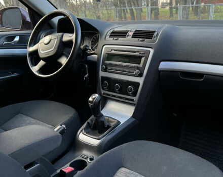 Червоний Шкода Октавія, об'ємом двигуна 1.6 л та пробігом 229 тис. км за 8200 $, фото 7 на Automoto.ua