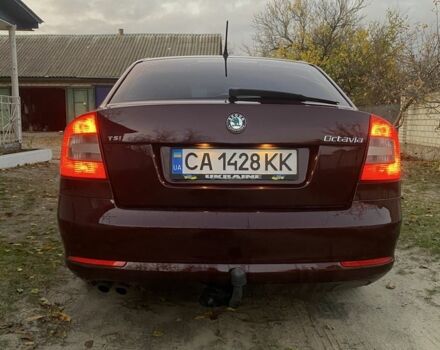 Красный Шкода Октавия, объемом двигателя 1.8 л и пробегом 248 тыс. км за 8200 $, фото 1 на Automoto.ua