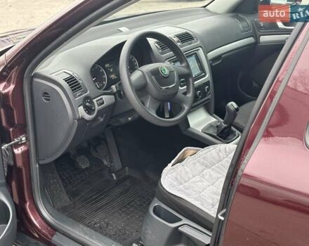 Красный Шкода Октавия, объемом двигателя 1.8 л и пробегом 168 тыс. км за 7490 $, фото 12 на Automoto.ua