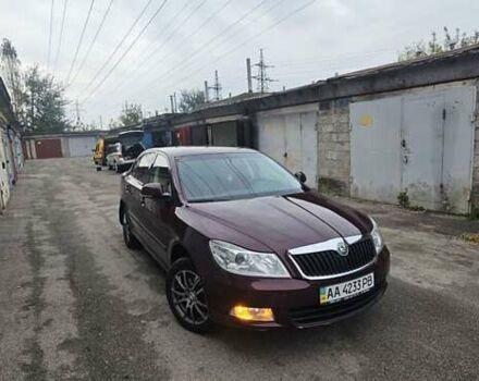 Красный Шкода Октавия, объемом двигателя 1.8 л и пробегом 114 тыс. км за 12000 $, фото 3 на Automoto.ua