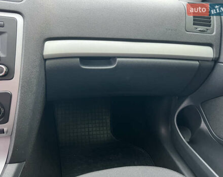 Червоний Шкода Октавія, об'ємом двигуна 1.8 л та пробігом 24 тис. км за 10299 $, фото 30 на Automoto.ua