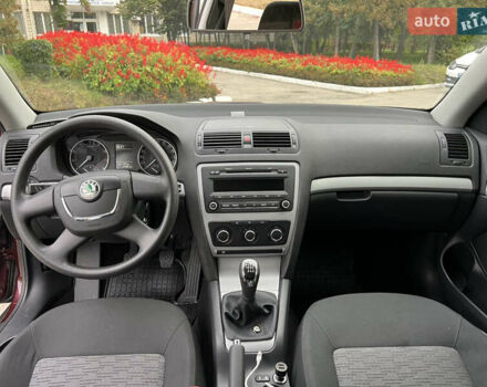 Червоний Шкода Октавія, об'ємом двигуна 1.8 л та пробігом 24 тис. км за 10299 $, фото 23 на Automoto.ua