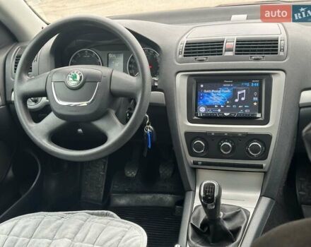 Красный Шкода Октавия, объемом двигателя 1.8 л и пробегом 168 тыс. км за 7490 $, фото 27 на Automoto.ua
