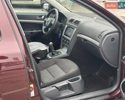 Красный Шкода Октавия, объемом двигателя 1.8 л и пробегом 168 тыс. км за 7490 $, фото 22 на Automoto.ua