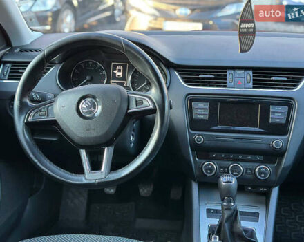 Красный Шкода Октавия, объемом двигателя 1.4 л и пробегом 213 тыс. км за 6800 $, фото 4 на Automoto.ua