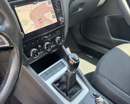 Красный Шкода Октавия, объемом двигателя 1.4 л и пробегом 183 тыс. км за 11700 $, фото 18 на Automoto.ua