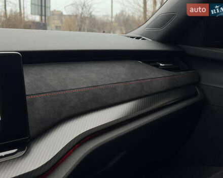 Красный Шкода Октавия, объемом двигателя 1.97 л и пробегом 140 тыс. км за 29999 $, фото 8 на Automoto.ua