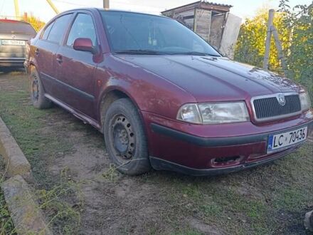 Шкода Октавия 1998 в Николаеве на Automoto.ua Красный Шкода Октавия, объемом двигателя 1.8 л и пробегом 289 тыс. км за 2000 $, фото 1 на Automoto.ua