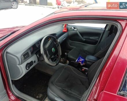 Красный Шкода Октавия, объемом двигателя 1.8 л и пробегом 360 тыс. км за 3350 $, фото 1 на Automoto.ua