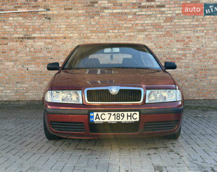 Красный Шкода Октавия, объемом двигателя 1.6 л и пробегом 318 тыс. км за 3000 $, фото 1 на Automoto.ua