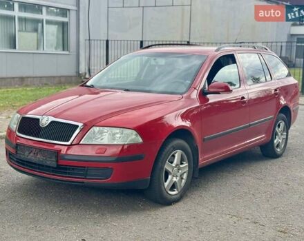 Красный Шкода Октавия, объемом двигателя 1.6 л и пробегом 242 тыс. км за 5500 $, фото 1 на Automoto.ua