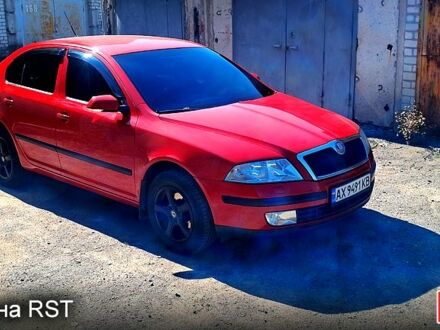 Красный Шкода Октавия, объемом двигателя 1.6 л и пробегом 200 тыс. км за 6000 $, фото 1 на Automoto.ua